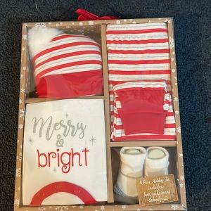 0-6 month holiday gift set